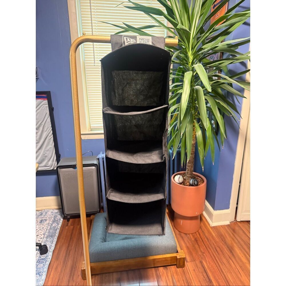 NEW ERA HAT STORAGE